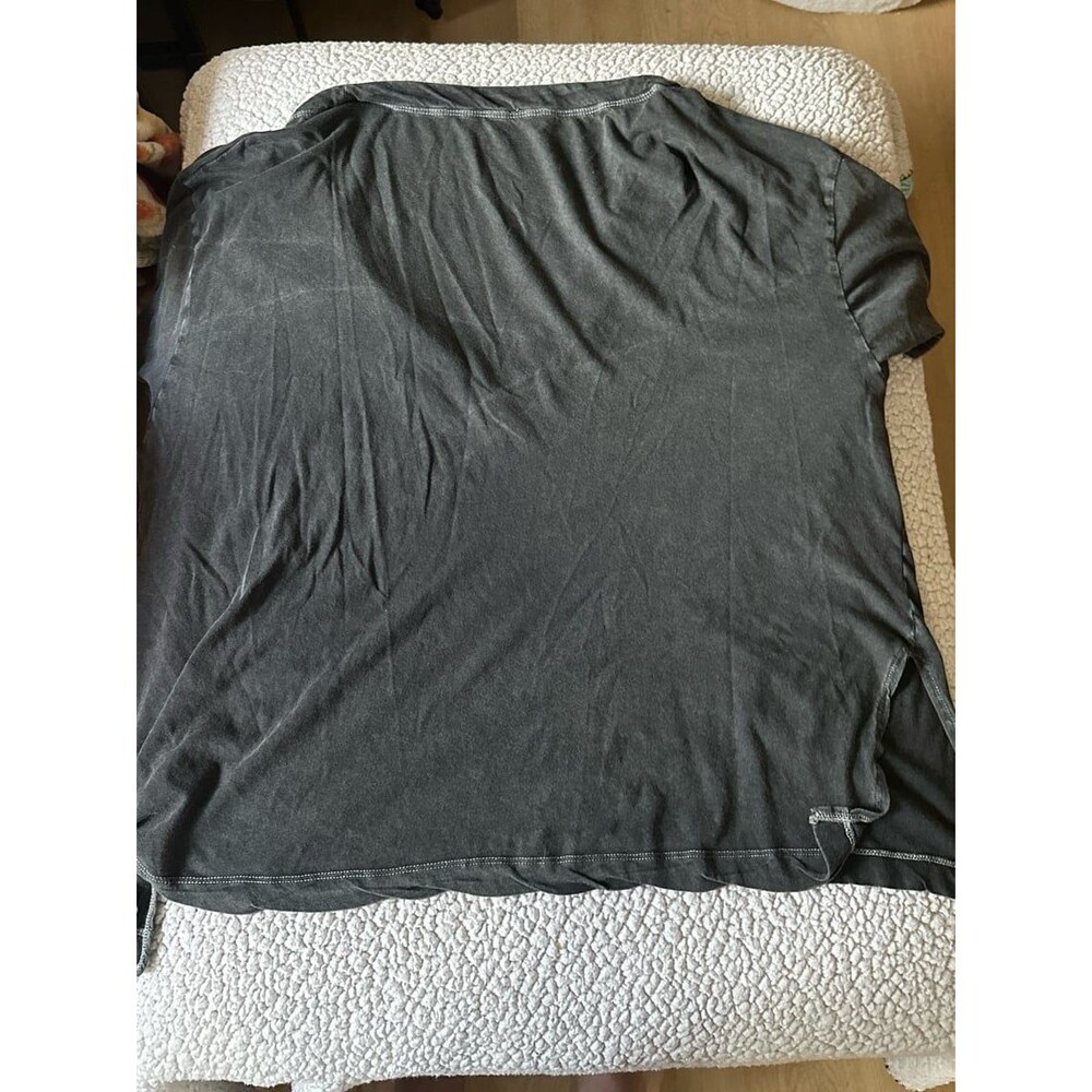 Out from under oversized top - Picture 5 of 5